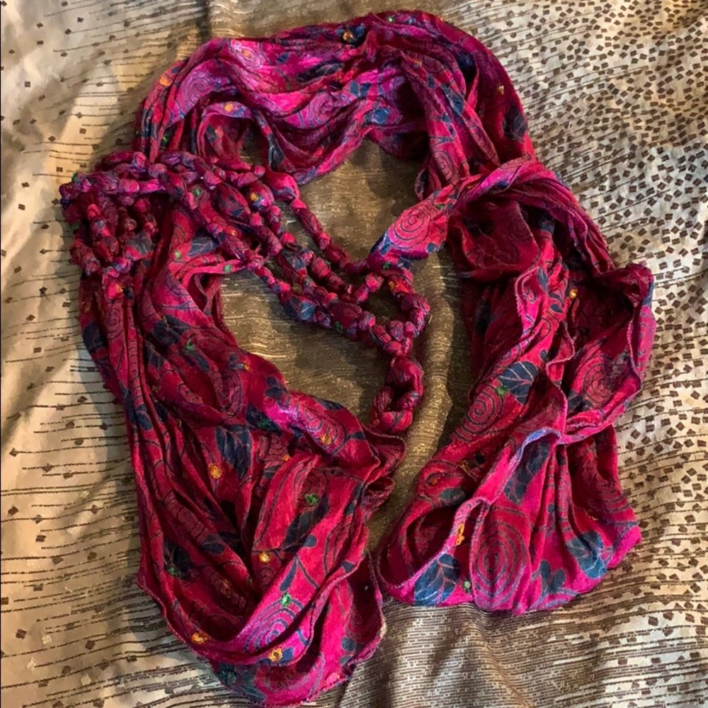 Exotic scarf